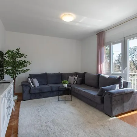 公寓 Apt Sara - Classy 100 M2 W Balcony 2 Min To Beach